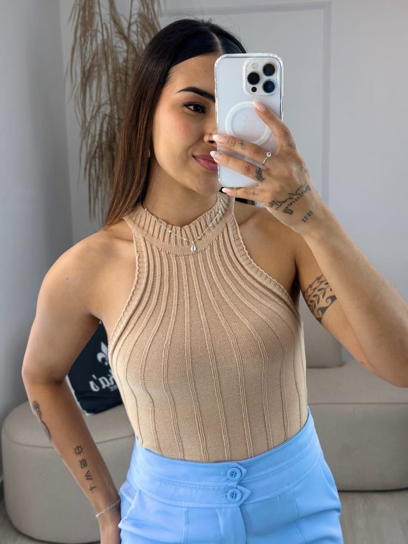 cropped modal julia nude 506