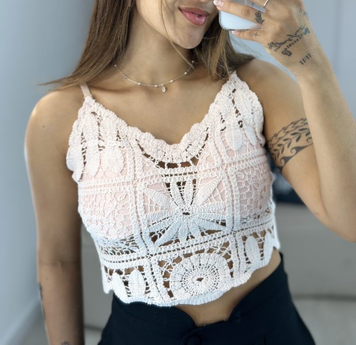 cropped flor crochê rosa 695