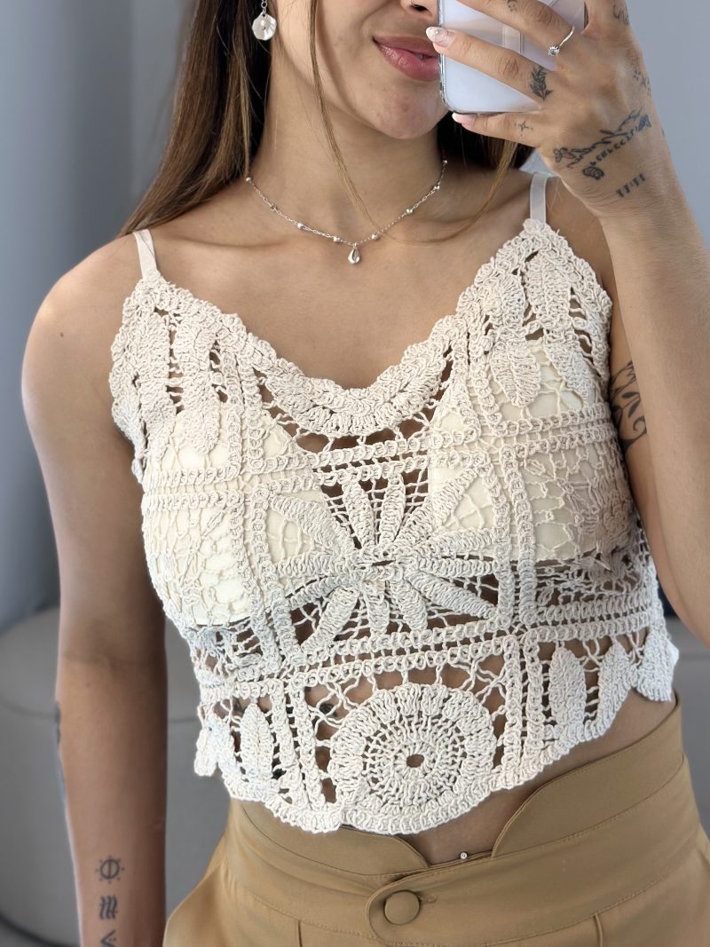 cropped flor crochê nude 696