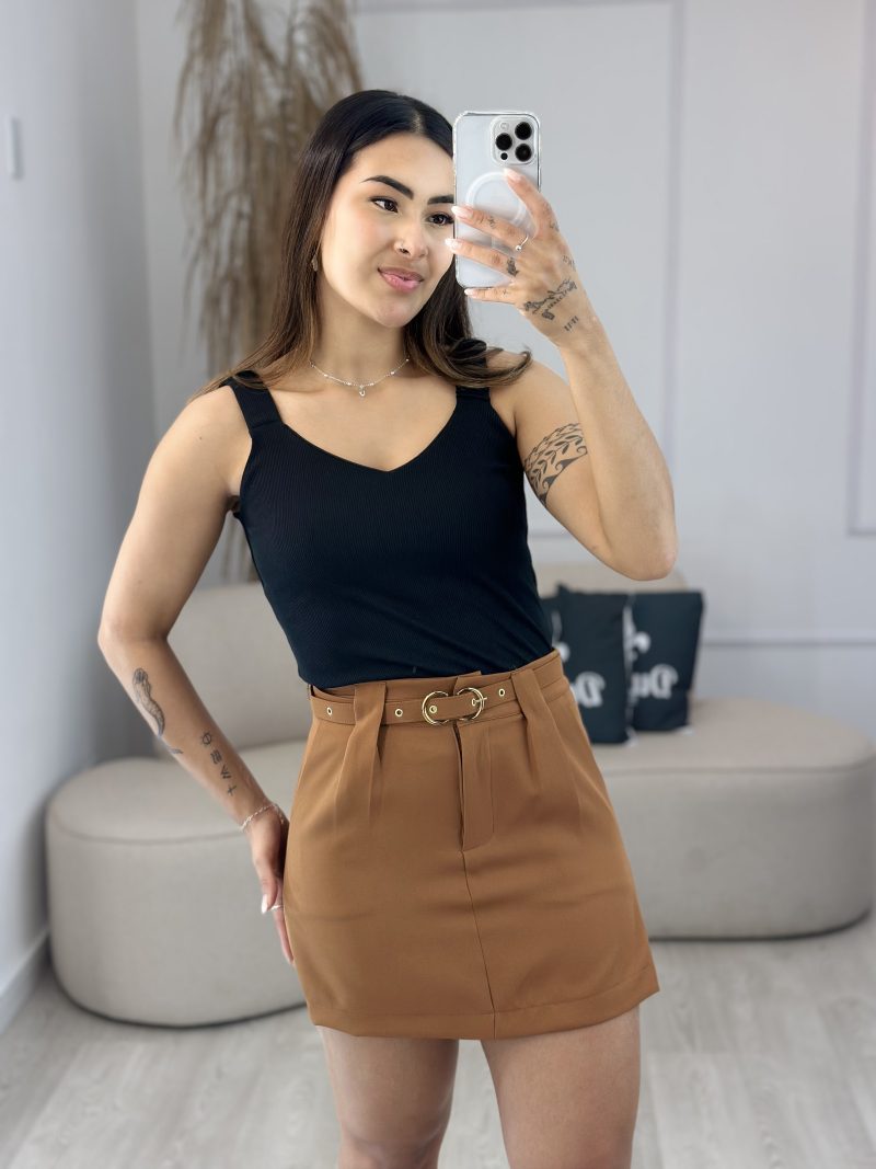 shorts saia alfaiataria com cinto marrom 686