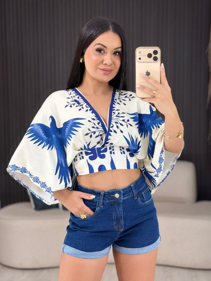 cropped transpassado decote em v off com azul 1806