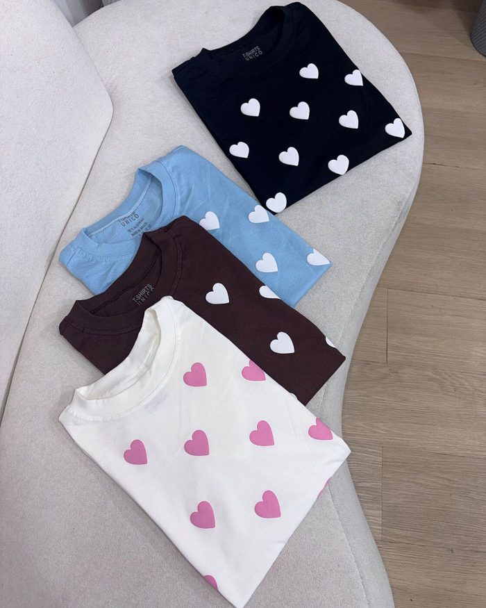 t shirt preta com coração branco 4052