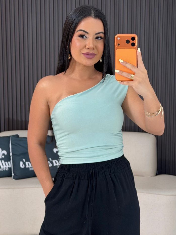 cropped cris