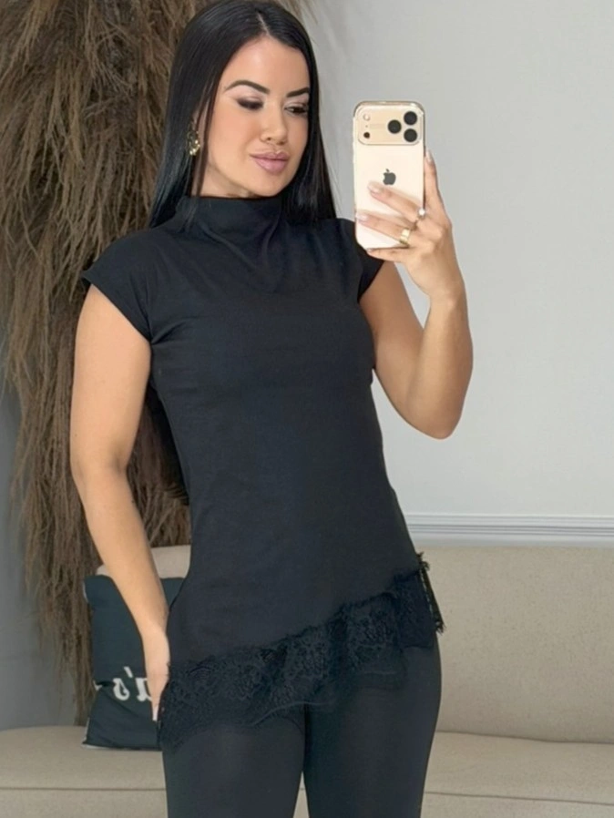 blusa gola alta com renda preta 6785